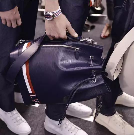 电脑双肩包推荐小众高级感男,学生党电脑双肩包推荐男生