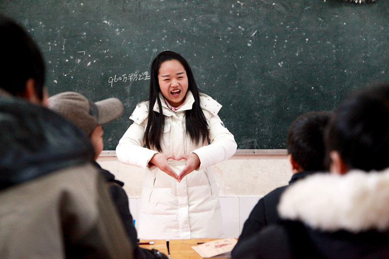 山巅教学点：一对父子60载坚守