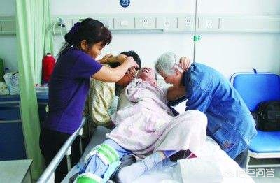 为什么老人骨折,很多时候反而更应该积极手术,而不是保守治疗