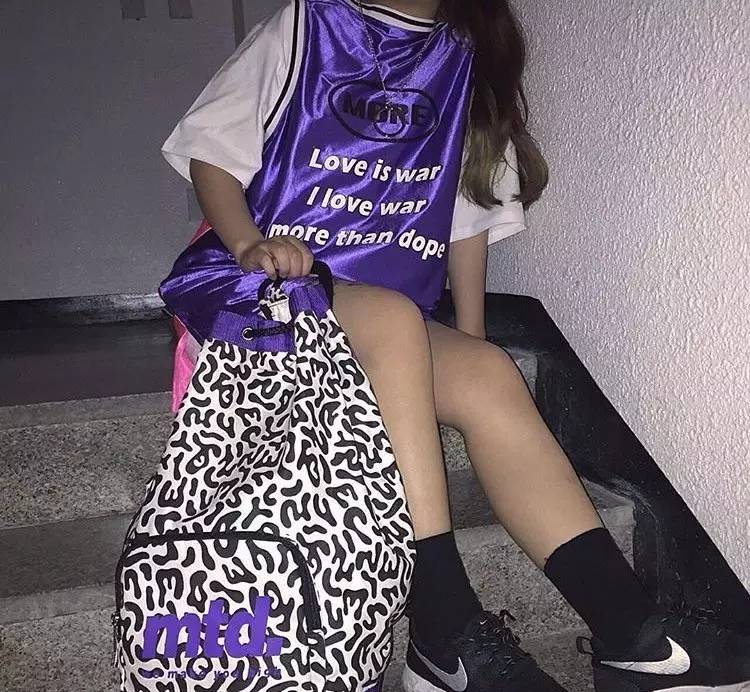 最近年轻人都喜欢什么牌子的衣服,少女心夏季衣服推荐