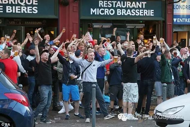 欧洲杯俄罗斯足球场斗殴,欧洲杯英国足球流氓