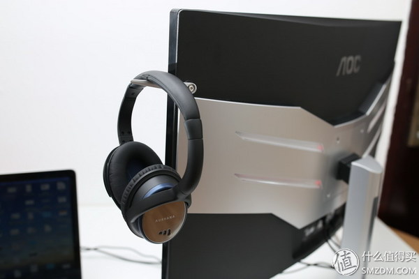 100%srgb电竞显示屏,100%srgb和90%p3色域显示器