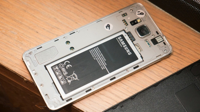 S6出来前，它是三星手机颜值担当，比同iPhone6更薄、小