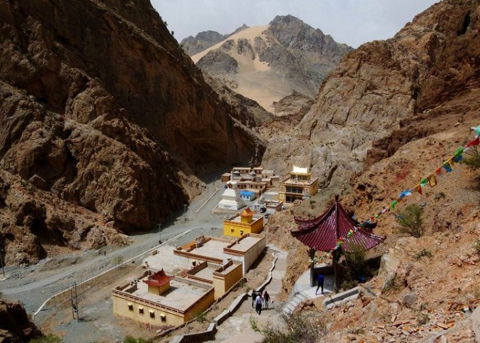 穿越阴山浮生若梦