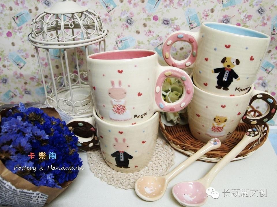 别拦我，我要吃了那些餐具