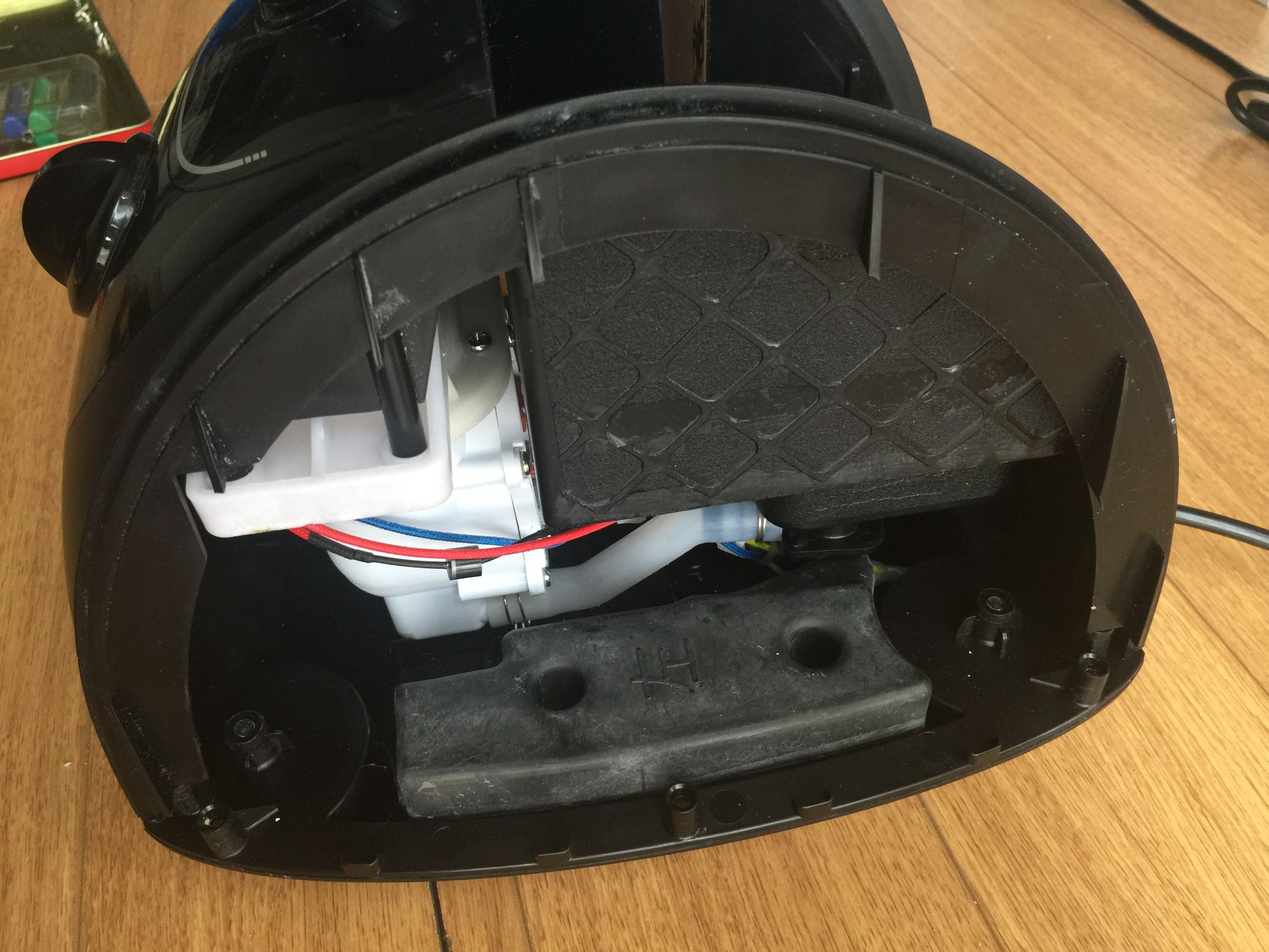 挂烫机漏电跳闸维修多少钱,蒸汽挂烫机漏电是什么原因