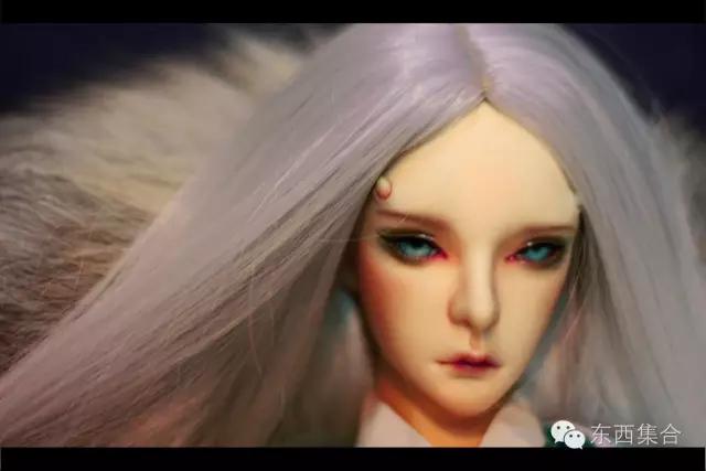 她是资深娃娘，也是暴雪爸爸的死忠粉