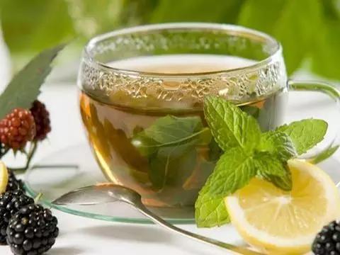 炎炎夏日应该喝什么养生茶,夏季喝什么养生保健茶