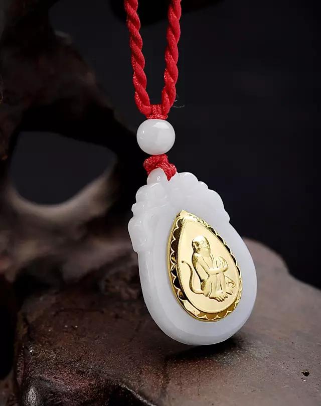 100多元的翡翠手镯是真的吗,20万拿下的翡翠手镯