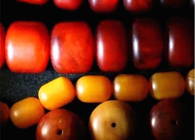 十大骗人的蜜蜡,真假蜜蜡鉴别就这一招有图有真相