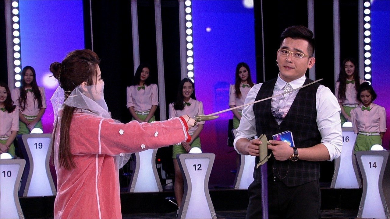 朱迅是小燕子吗,朱迅是朱军的姑娘吗