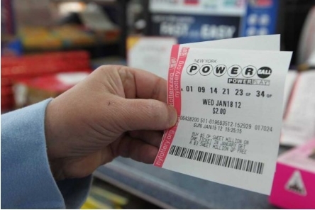 美国彩票头奖超14亿美元 不少人找人越洋代购彩票