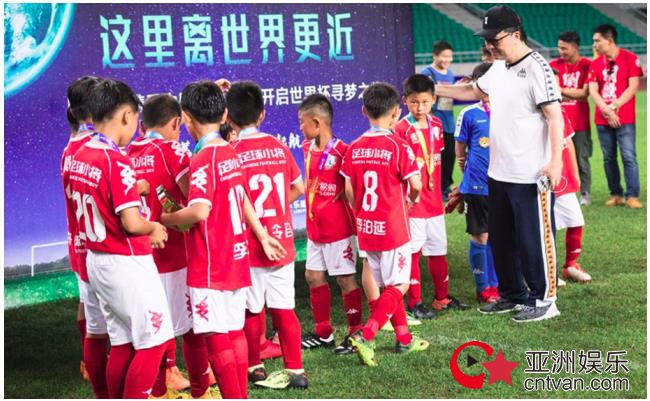 pp体育格斗界的颜值担当,pp体育创作