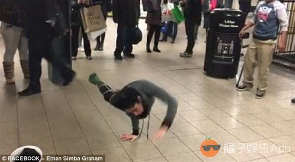 他用一条腿征服了全场观众,一只腿跳街舞震惊全场