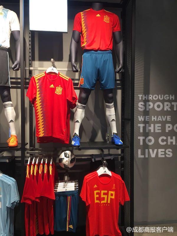 德国世界杯最好看的队服,18年世界杯德国队服