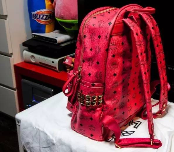 新款mcm双肩包樱花粉,剁手党好物分享