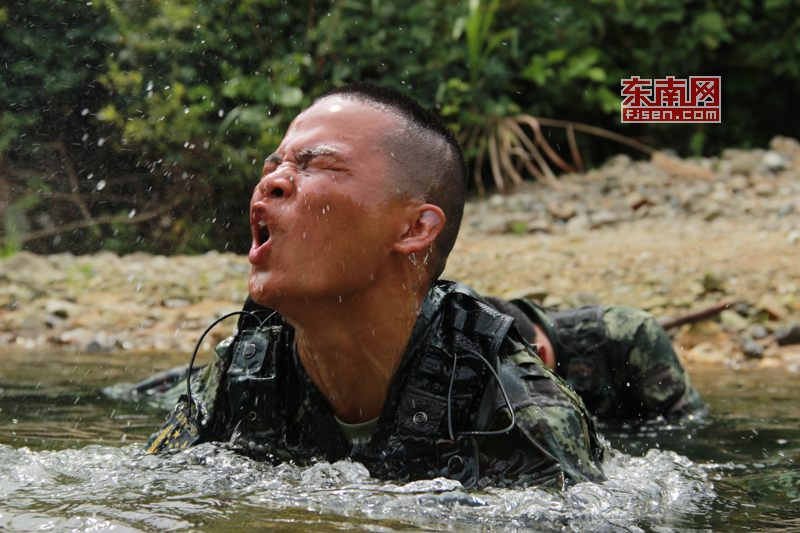特警魔鬼周极限训练图片,武警江西鹰潭总队魔鬼周训练视频