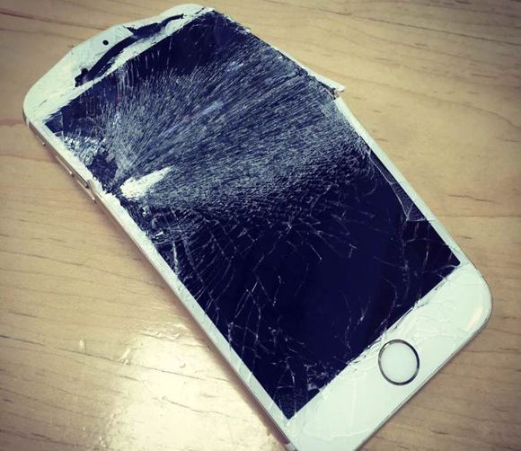 iphone6s碎屏会进水吗,iphone6屏幕碎了换屏