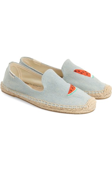 有这几件时尚单品就够了,清爽感扑面而来的蓝色单品