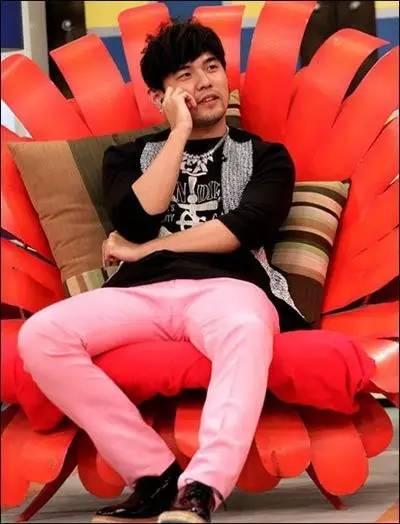 周杰伦暴瘦成小鲜肉,周杰伦变成小公举了吗