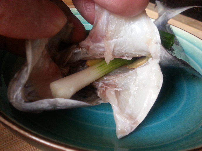 蒸小鲳鱼家常做法大全,油蒸斗鲳鱼