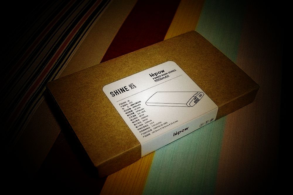 天生不凡，低调奢华有内涵——乐泡移动电源「烁」评测