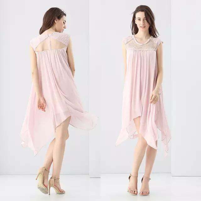 穿上不规则连衣裙，懒女人也一秒变时髦