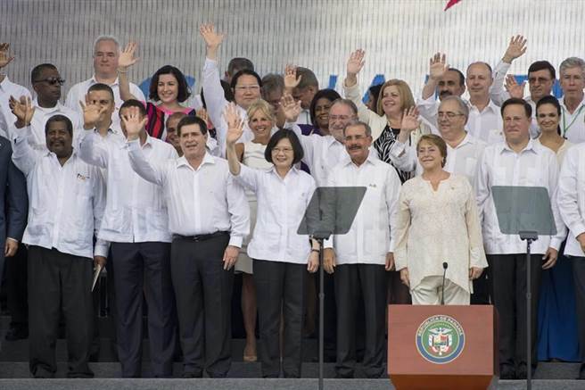 “重要位置”观礼靠P图？蔡英文“外交首秀”尴尬不止一点点