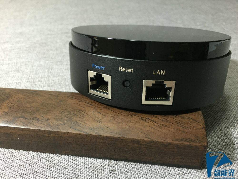 一款简美之作——必虎智能路由器