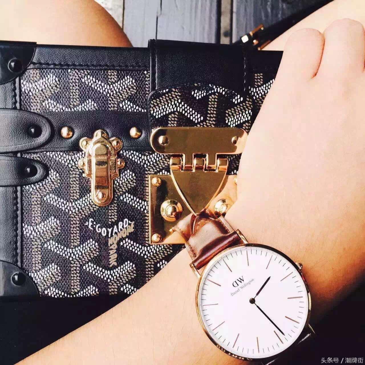 火遍ins的t恤穿搭,火遍ins创意小商品