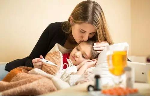 宝宝拉肚子医生怎么说,医生说宝宝腹泻吃什么益生菌