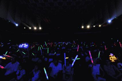 属于那晚的精彩，怎么能缺少高颜值美女和大长腿呢？