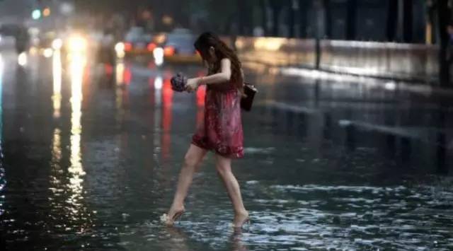 新乡暴雨受灾视频,新乡特大暴雨抢险动态视频