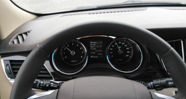 2017款宝骏7301.8l试驾视频,宝骏730用5w30好还是用5w40好