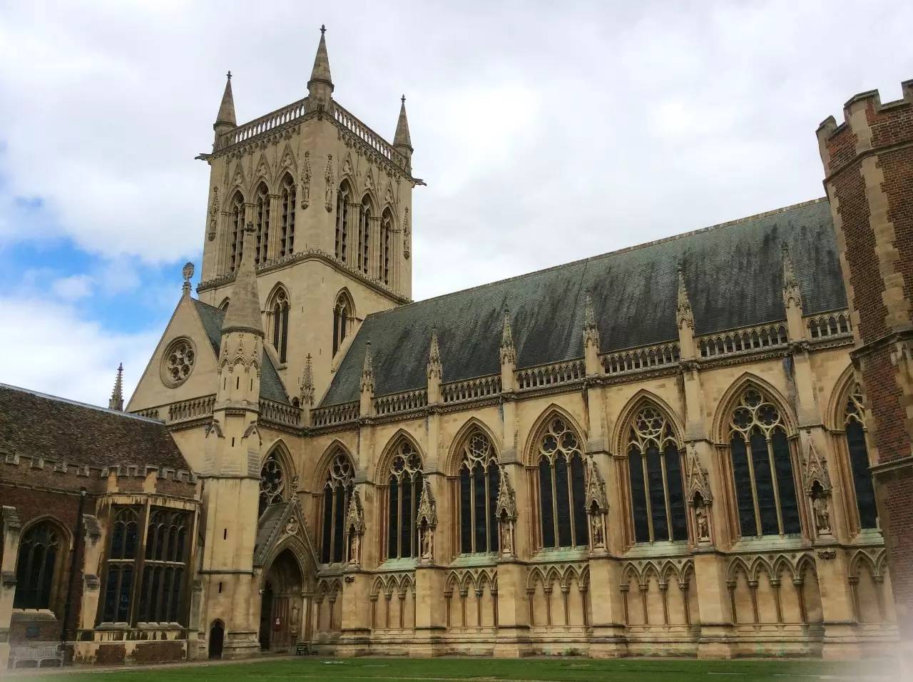 Yolanda师姐访谈-在腐国做旅游达人是怎样的一种体验？