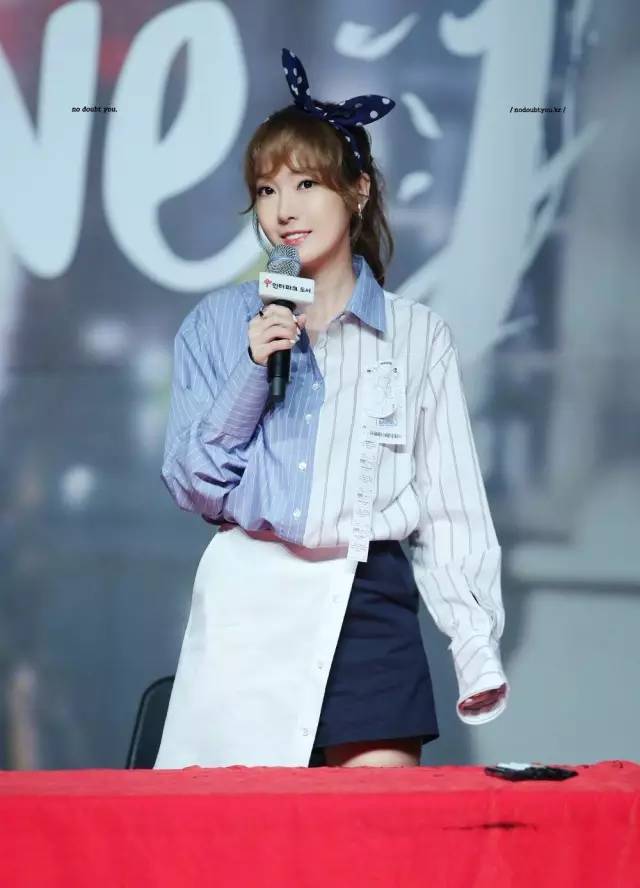 夏日穿搭蓝白色,好看又时髦的夏日穿搭