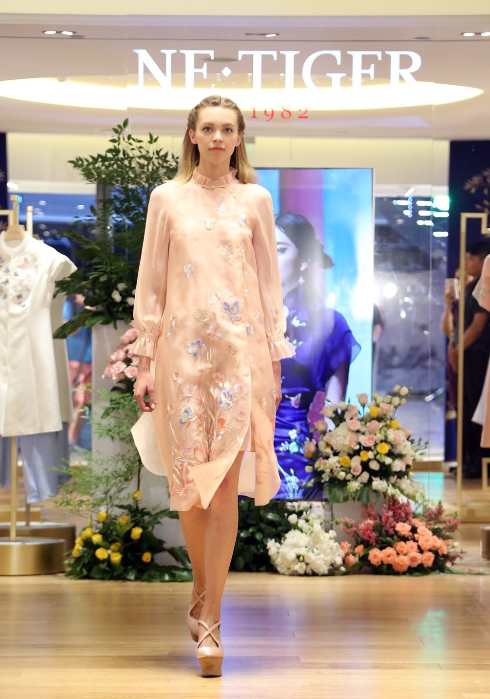 尚品|美衣、美食、美酒、美人,去NE·TIGER高级成衣店享受“四美”!