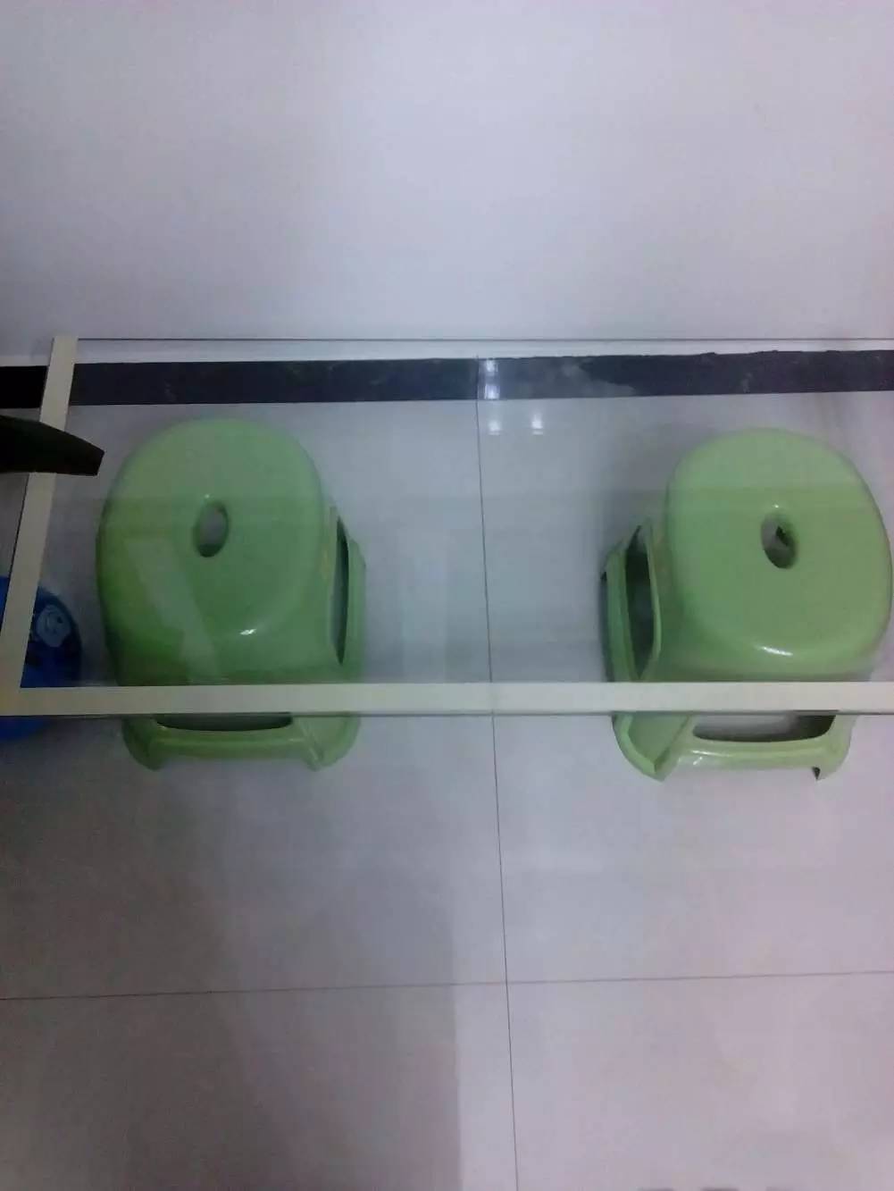 没养鱼有油膜,没养鱼只是在岸上走