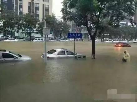 新乡暴雨受灾视频,新乡特大暴雨抢险动态视频