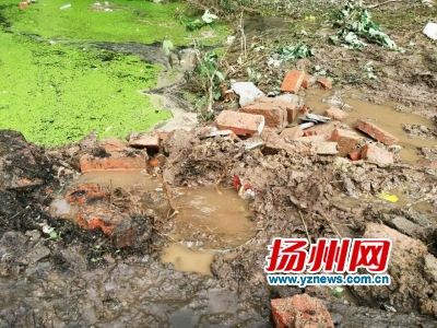 马卞港闸堤坝出现两处管涌“水下蛙人”连夜排险