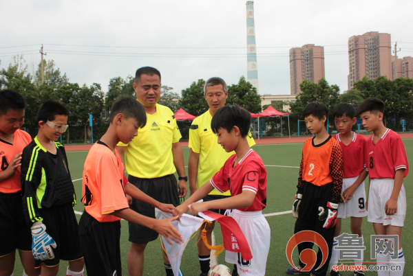 礼仪之花绽放国旗下讲话,礼仪之花盛放校园