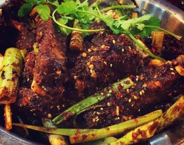 同样一家店，别人排成“葛优瘫”，我们吃到嗨翻天！