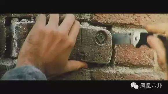 手势暗藏神秘代码、顶级明星纷纷效忠？娱乐圈竟还隐藏着神秘组织