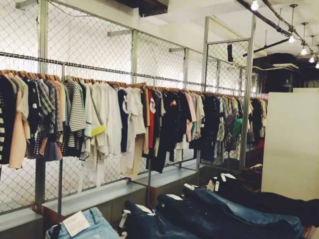 去韩国必买衣服店铺,韩国留学生去首尔便利店