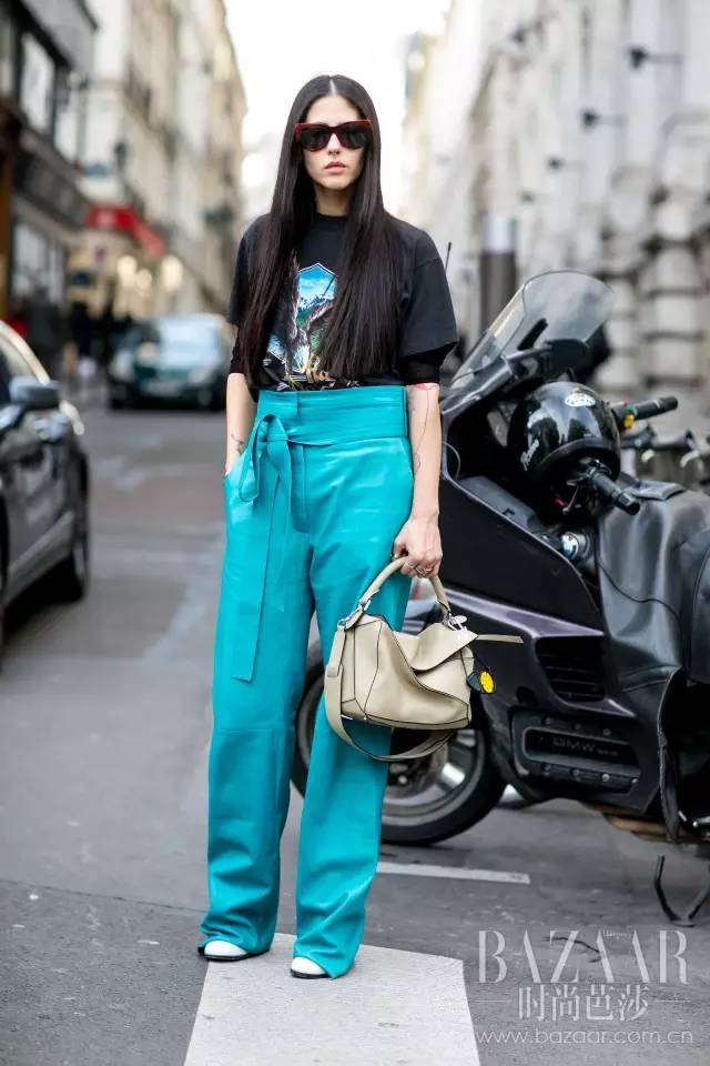 阔腿裤走开！你需要的是一条Paperbagwaist