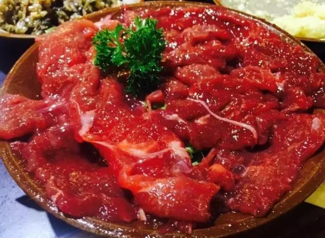 同样一家店，别人排成“葛优瘫”，我们吃到嗨翻天！