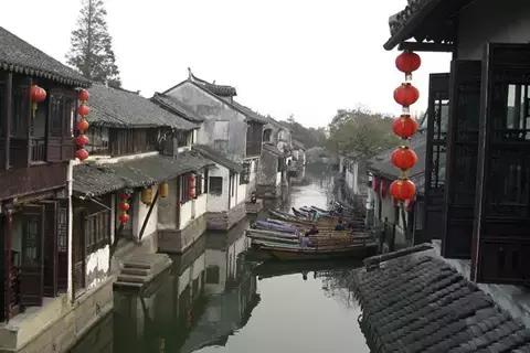 逃离大武汉？我选择拆穿朋友圈晒旅行照的人