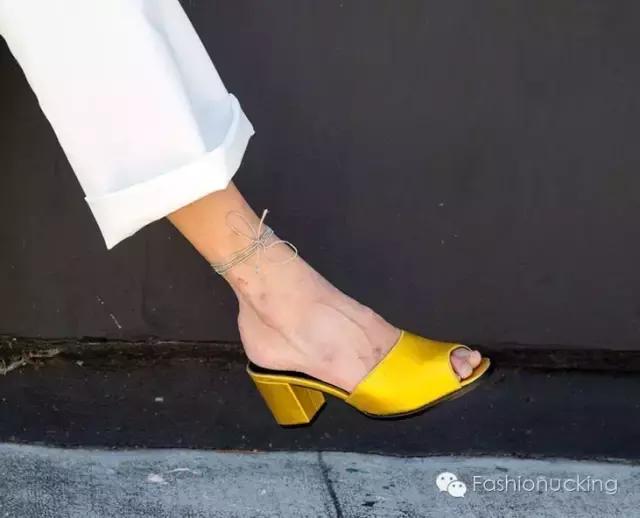 听说,脚踝链和鞋子更配哦