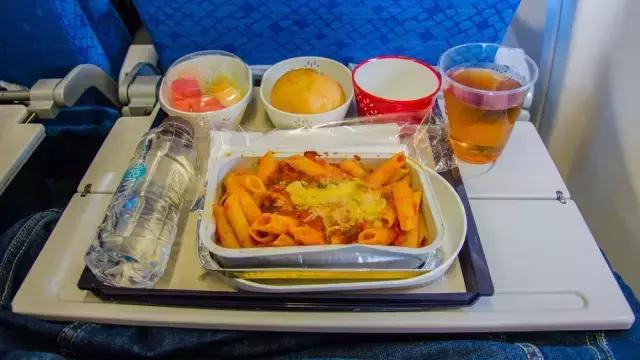 哪些航空公司飞机餐好吃,哪家航空公司飞机餐最难吃