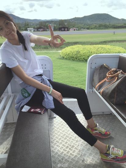 时装秀超模大表姐刘雯气质不一般,最新大表姐刘雯穿搭鞋子